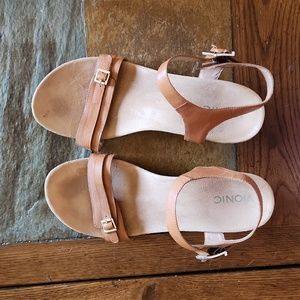 Vionic Wedge sandals